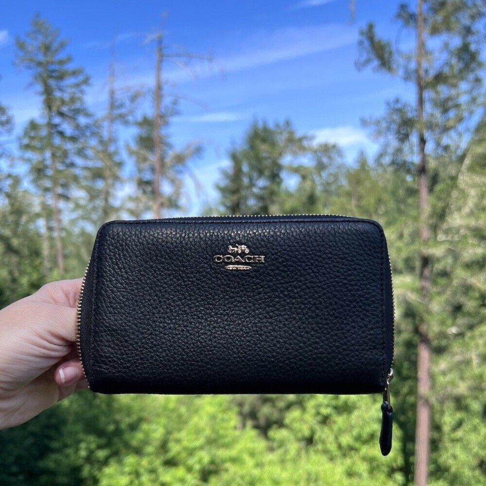COACH Medium Black Pebble Leather Wallet with Gold Hardware AUTHENTIC